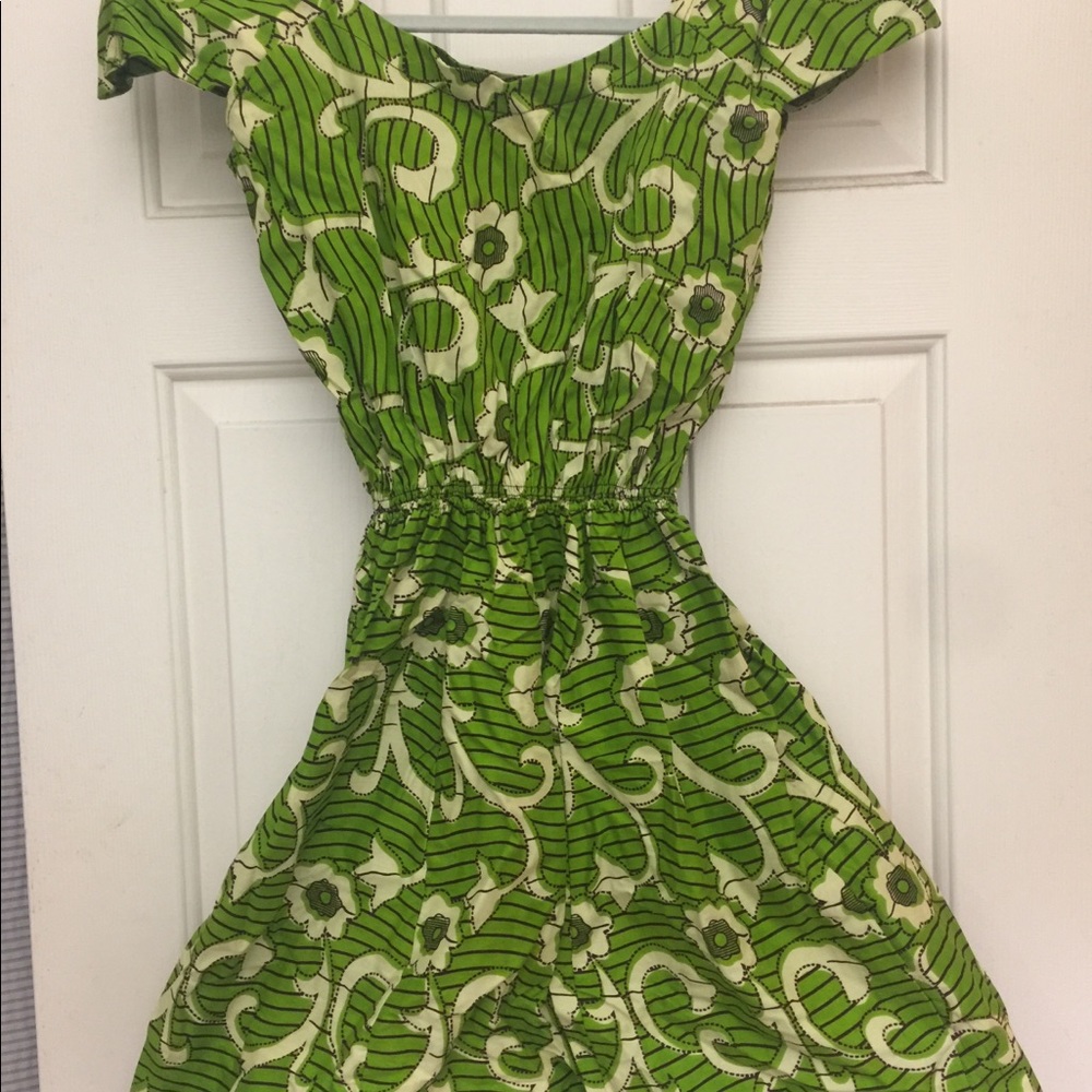 BEAUTIFUL VINTAGE DRESS!
